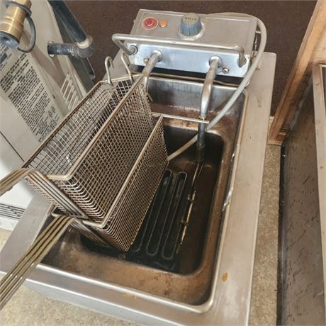 Wells Table Top Fryer - Not Tested