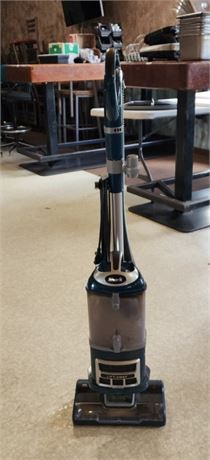 Spark Lift Away Vacuum Cleaner