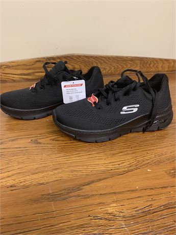 New Sketchers Women's Arch Fit