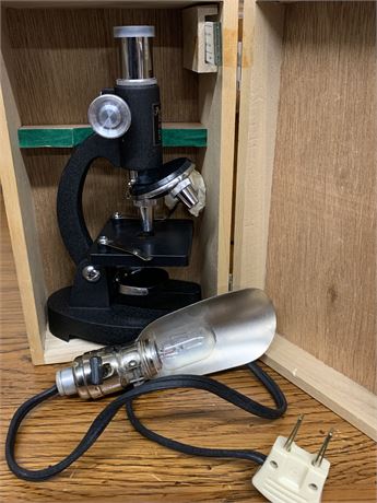 Vintage 1950’s Private Eye Student Microscope