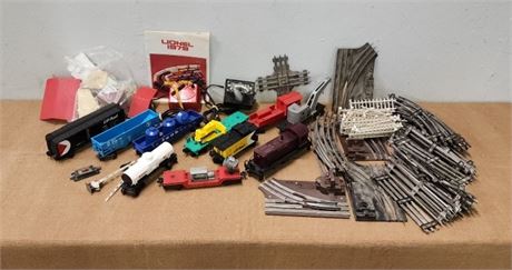Vintage Lionel Trains/Transformers/Track/Building