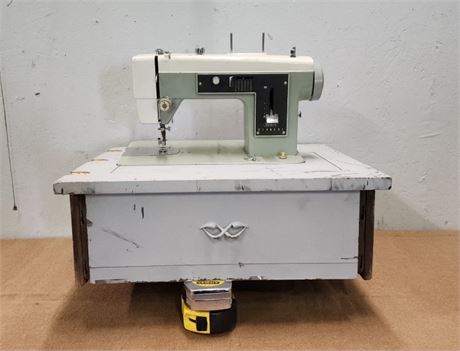 Sears Kenmore Sewing Machine Model 5186 (needs pedal)