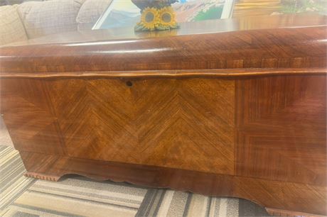 Lane cedar chest