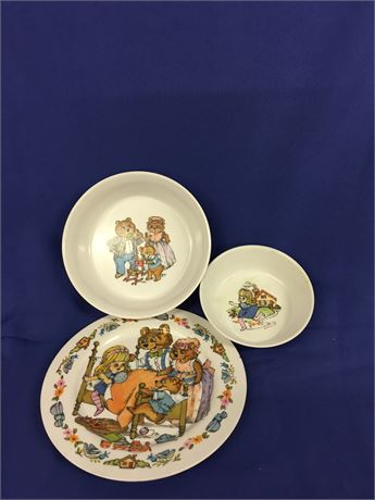 Oneida Childrens Table  Set. T 76