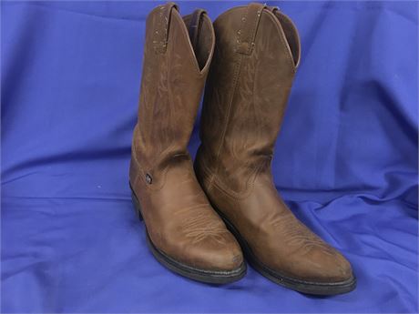 Justin Boots. Size 10 EE