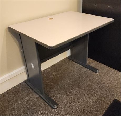 Desk - 36x27x30 (F)