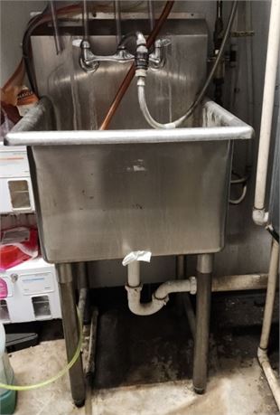 Stainless Utility Sink (needs to be detached) 21x21x44 (F)