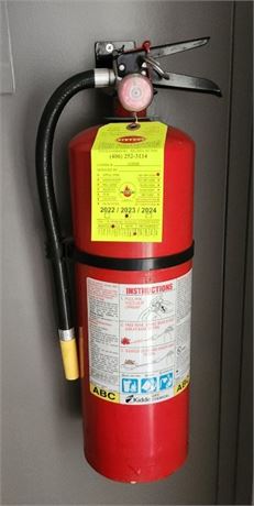 Fire Extinguisher w/ Full Charge (F)
