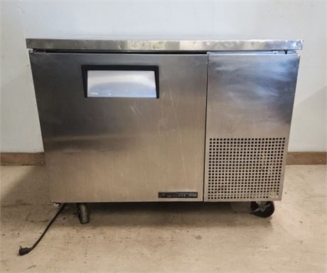 True Rolling Refrigerated Cabinet w/ Work Top - 44x32x35 (T)