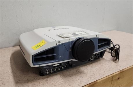 Sony VLP FX-51 Video Projector w/ Lens - 19x20x7 (T)