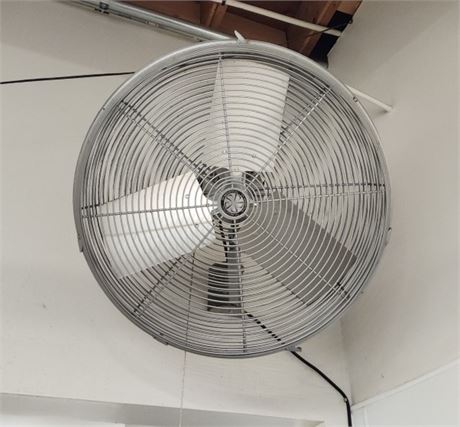 Nice 24" Plug-In Attached Kitchen Fan (F)