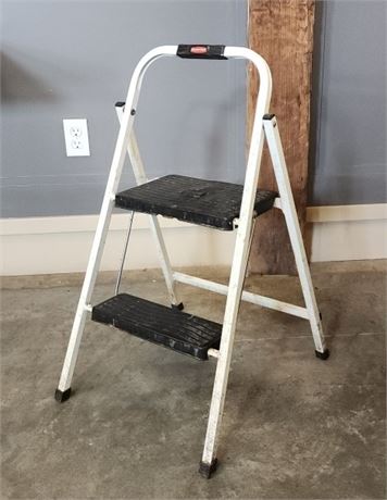 Rubbermaid 2" Step Stool (F)