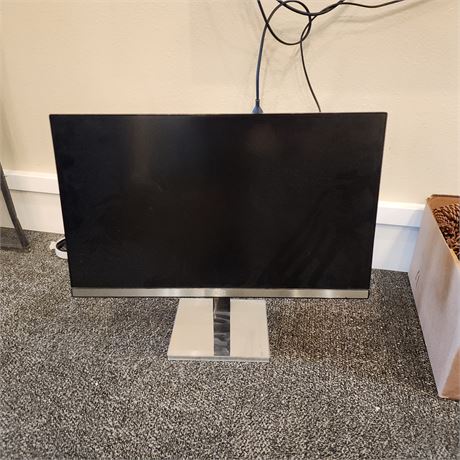 26" LCD Monitor (F)