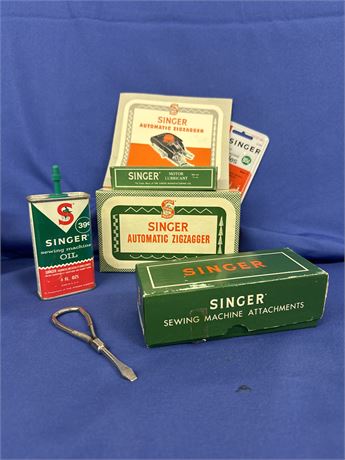 Vintage  Singer sewing accessories