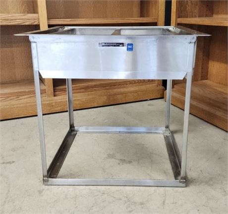 Stainless Spring Loaded Tray Holder - 25x23x23