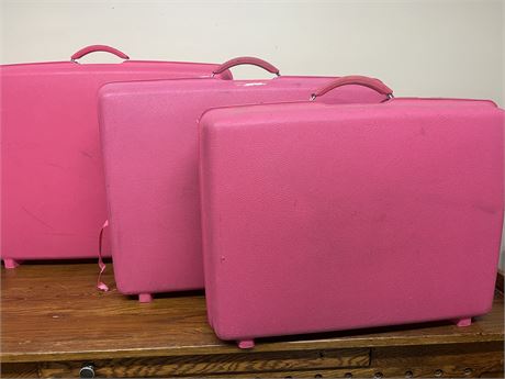 True Vintage Set of 3 Pink Samsonite Luggage