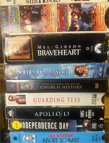 VHS Lot assortment incudes Braveheart, Meet Joe Black, Independence Day