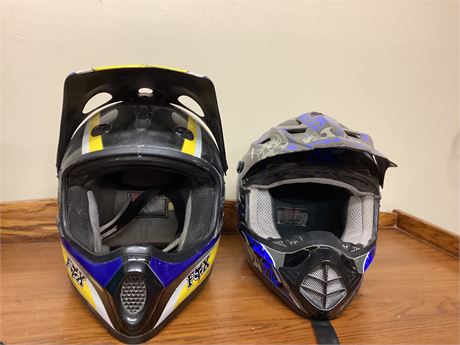 Set of 2 Racing Helmets