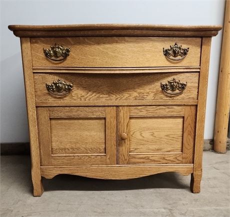 Antique Oak Curved Front Dresser w/ Castors - 32x19x28