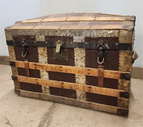 Antique Dome Top Trunk - 31x18x21