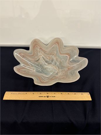 Art glass decorative swirl pattern bowl