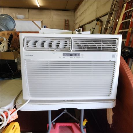 220 Watt-25K BTU Window Air Conditioner...27x27x20