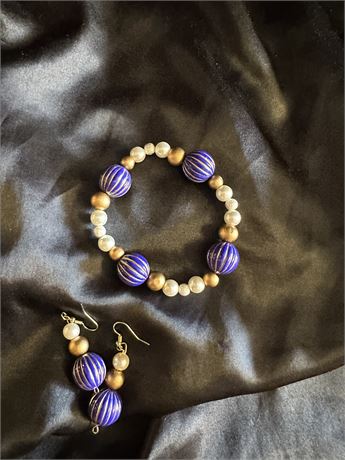 Blue gold silver and pearl stretch bracelet and earrings