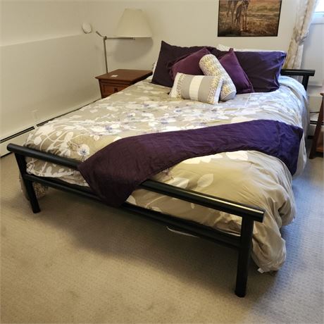 Queen Size Sleep Number Bed/Mattress/Frame/2" Topper and Bedding