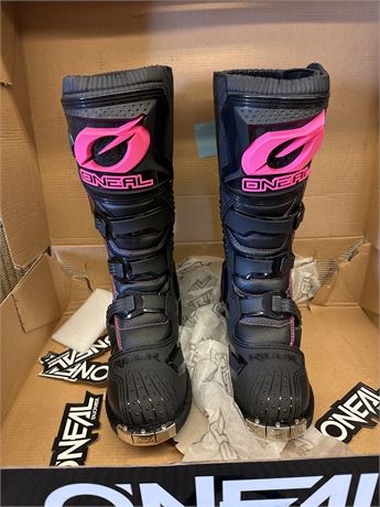New O’Neill riding boots