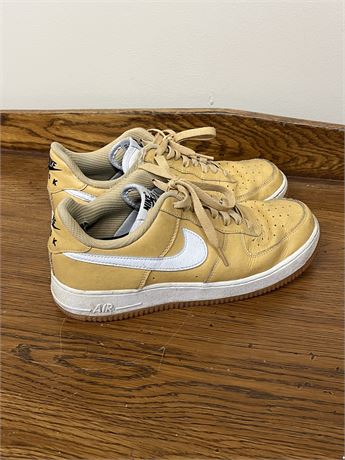Nike Bronze Air Force One’s Size 8