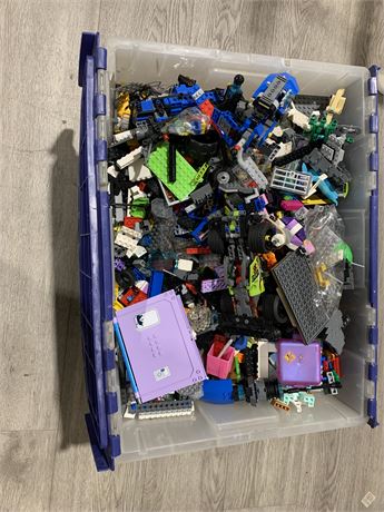 Large Lot of LEGO pieces