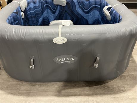 Saluspa Coronado 4 to 6 Person Inflatable Hot Tub Spa