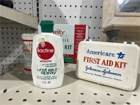 First Aid Kits & Medicine Set