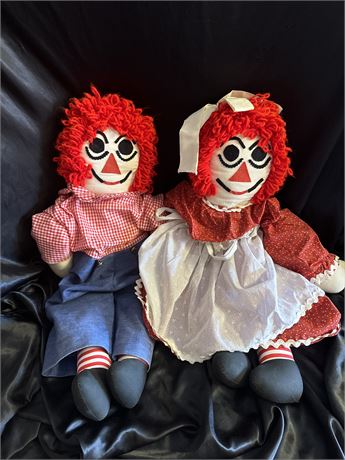 Raggedy Ann and Andy dolls