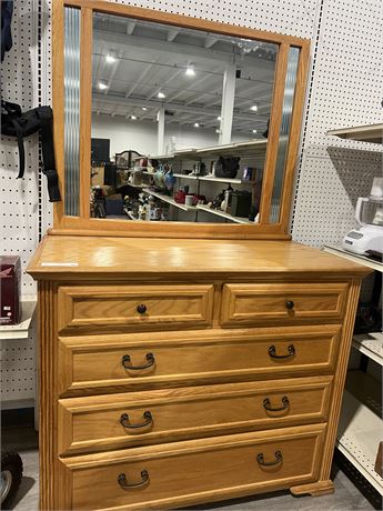 5 Drawer Wooden Dresser with Mirror