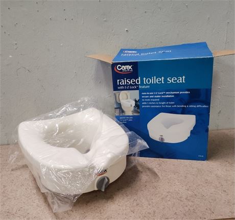 NEW Raised Toilet Seat