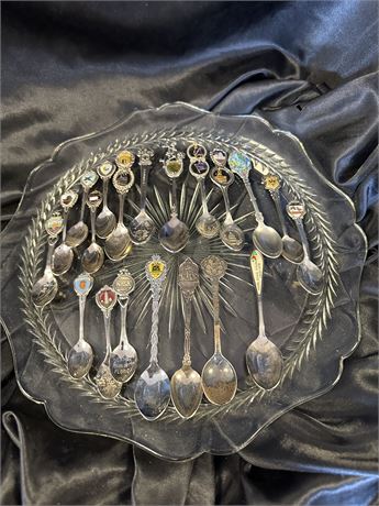 Lot of 20 Collectors Spoons