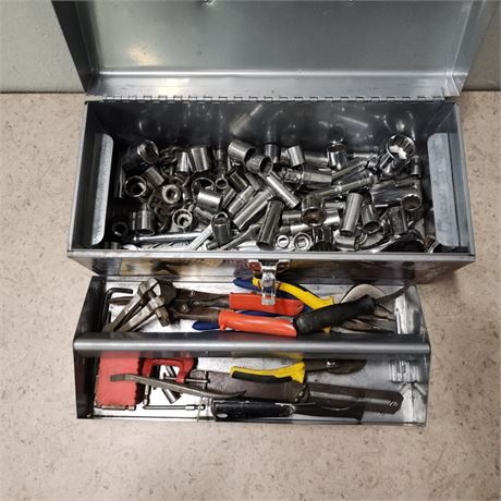 Handyman Tool Set w/ Metal Case
