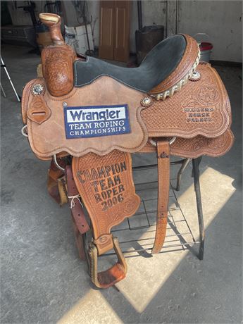 “ NEWER“ Trophy Saddle