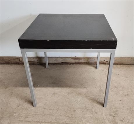 Modern Accent/End Table - 20x20x20