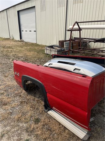 2006-8’ Silverado Pickup Box and Bumper