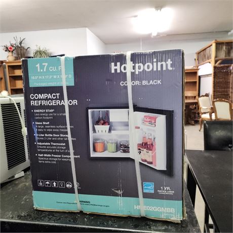 NIB 1:7 Cubic Feet Hot Point Dorm Fridge