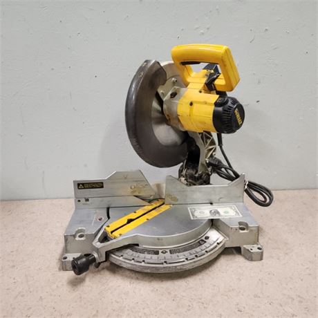 12" Dewalt Compound Miter Saw