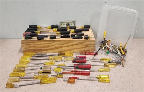 Nice Assortment of Screwdrivers & Phillips