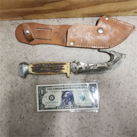 Skinning Knife with Leather Sheath