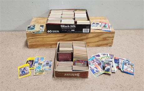 Collectible 80s-90s Baseball Cards