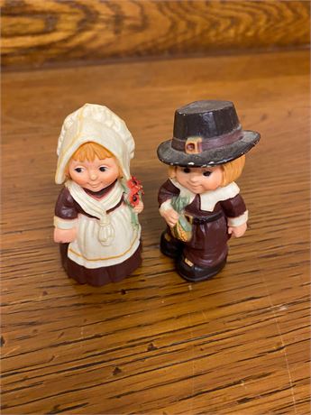 Vintage Hallmark Thanksgiving Pilgrims Merry Miniatures Figurines