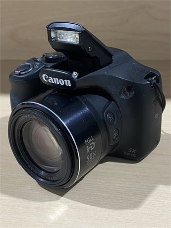 Canon SX 530HS Digital Camera and Case