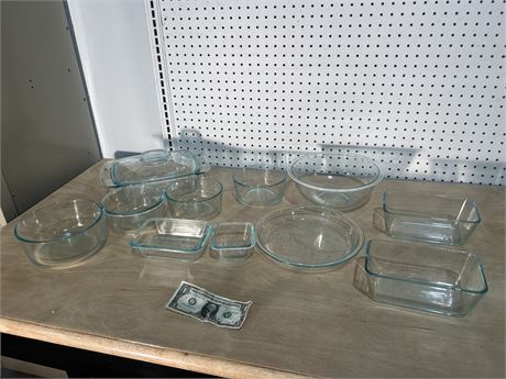 Set of 11 Pyrex Dishes