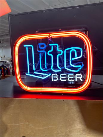 Neon Lite Beer Sign